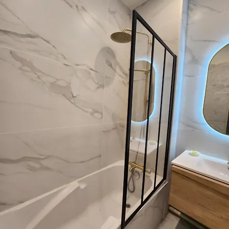 Pic De Notre Dame, Charming Apartment Paris