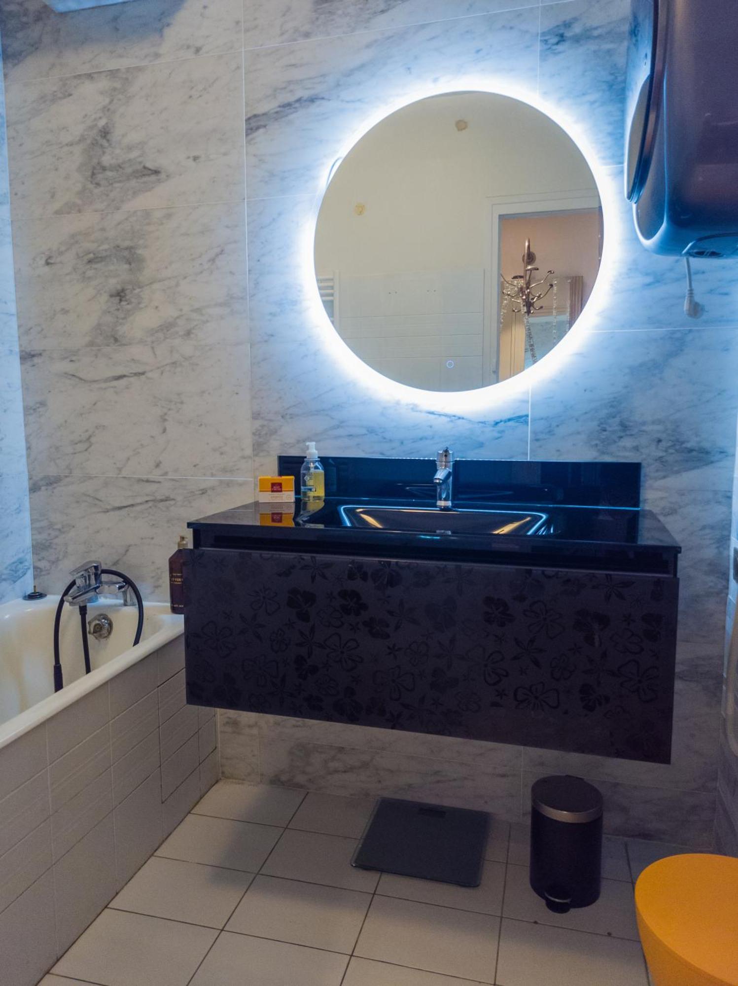 Pic De Notre Dame, Charming *